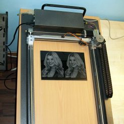 Mobilný gravírovací CNC stroj na granit