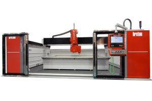 Breton Combicut mod. DJ/NC 550 - mostová píla s diamantovým rezným kotúčom a vodným lúčom. Zákazník: Kamenárstvo Klieštik