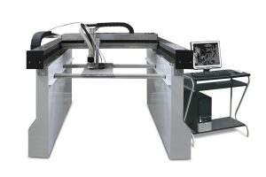 Power PLUS AIR JET. Prvý číslicovo riadený pieskovací stroj. Dôraz na presnosť, inováciu a bezpečnosť operátora pri rôznych metódach spracovania kameňa.