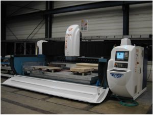 OBRÁBACIE CENTRUM S CN RIADENÍM TYP T 818 A – 4 OSY. Zákazník: Kamenárstvo Klieštik, s.r.o.