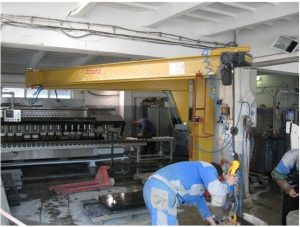 STĹPOVÝ KĹBOVÝ RAMENNÝ ŽERIAV DAL FORNO A VÁKUOVÁ PRÍSAVKA. Zákazník: Kamenárstvo Klieštik, s.r.o.